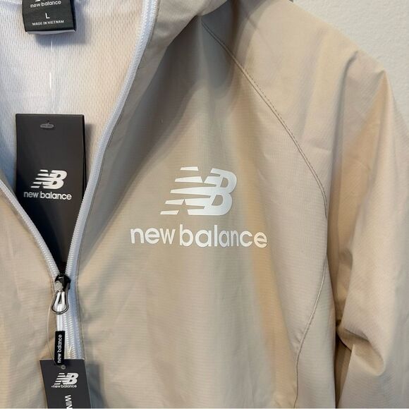 New Balance NWT Hooded Rain Jacket - Picture 6 of 7